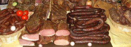 Rūkyti mėsos gaminiai iš Lietuvos