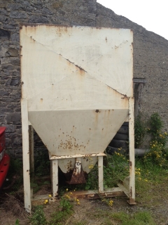 Steel storage tank