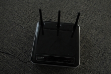 Belkin F5D8631-4 300 Mbps 4-Port 10/100 Wireless N Router
