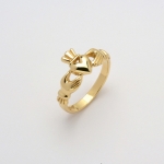 Go in for Women’s Claddagh Ring