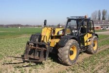 Teleskopinio krautuvo nuoma CATERPILLAR - Technikos gidas