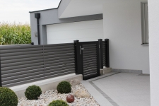 Aluminum fences and gates model PLISSEE OVAL